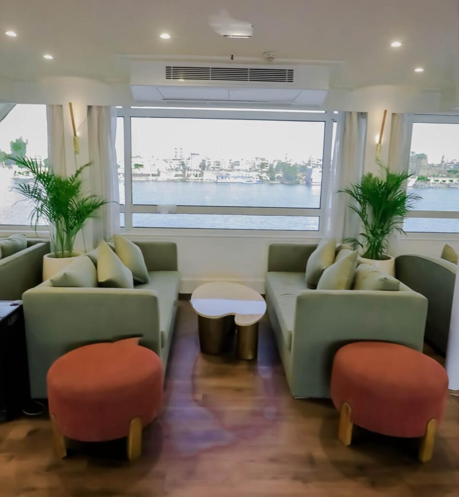 Nile-Palace-Bar-1-946×1024