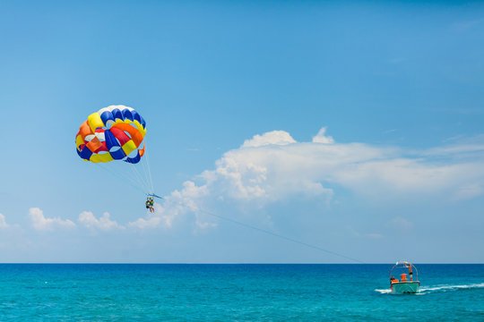 parasailing-trip-hurghada