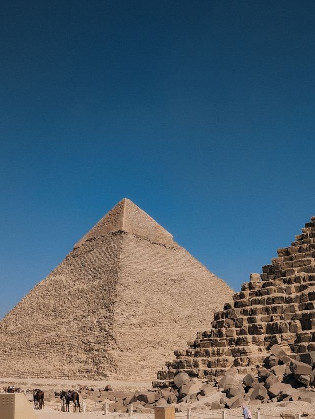 pyramids giza egypt